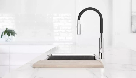 Bateria kuchenna z elastyczną wylewką FERRO Zumba Slim 2F BZA43B czarna