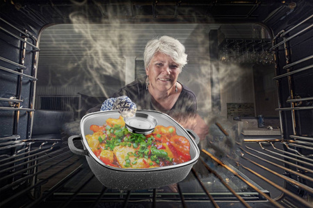 Brytfanna aluminiowa FLORINA VULCANO z pokrywką 28cm 3,5L