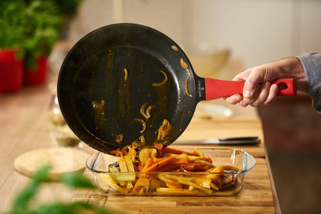 Patelnia ZWIEGER OBSIDIAN 28cm