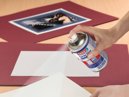 Klej w sprayu uniwersalny TESA 300ml